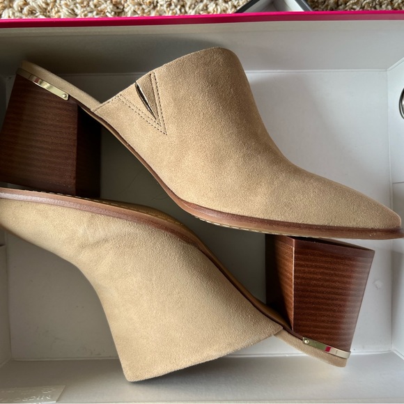 Gorgeous Tan Vince Camuto Mules - Picture 3 of 9